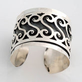 Elegant Plain Bracelet