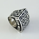 Onys Ring