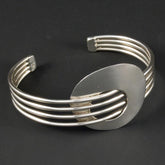 Oval with Wires Thin