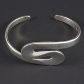 Curved Plain Bracelet