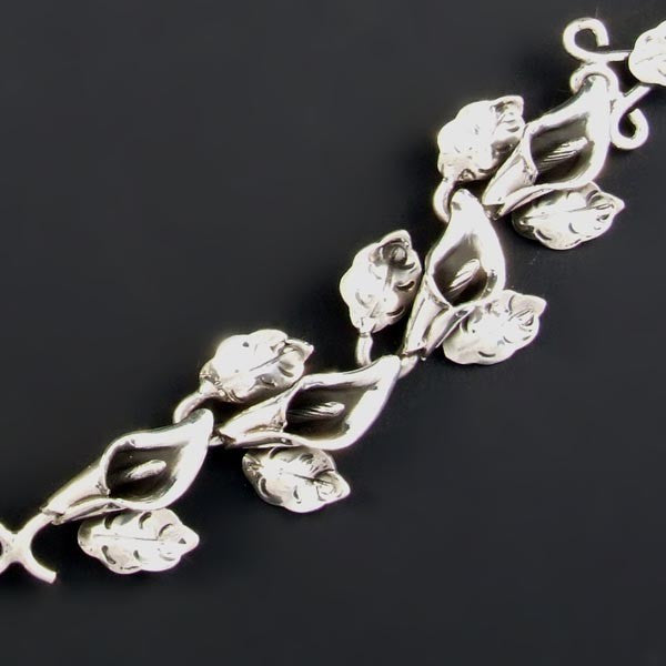Elegant Flowered Necklace