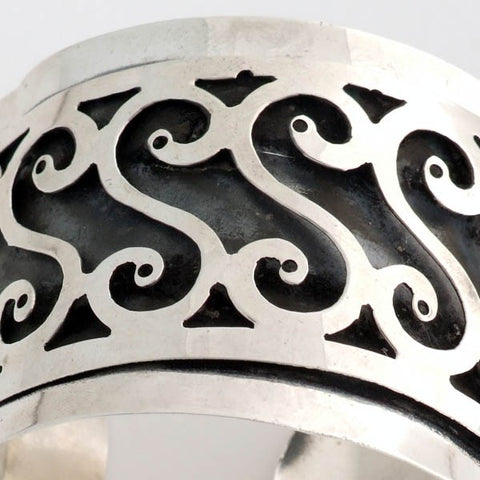 Elegant Plain Bracelet