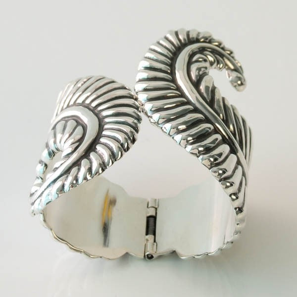 Elegant Leaf Bracelet