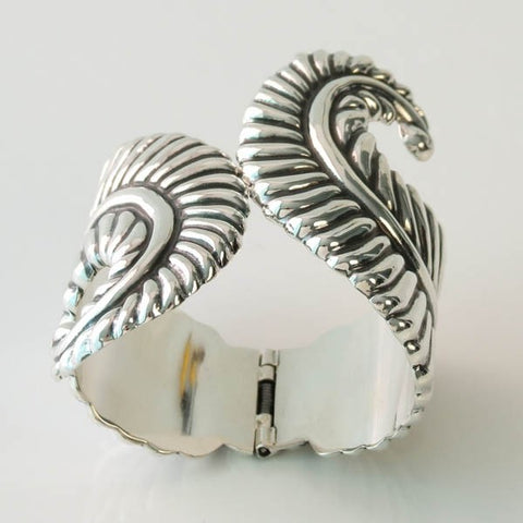 Elegant Leaf Bracelet