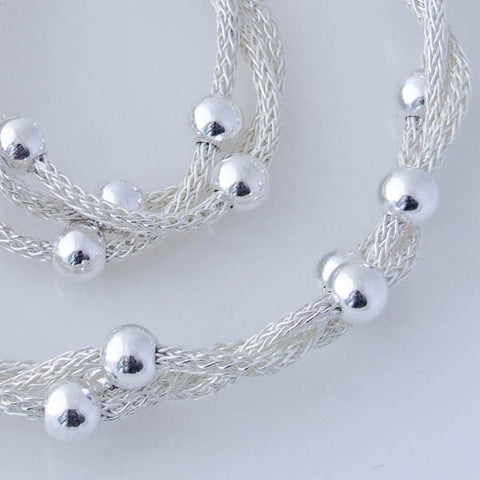 Knott chain with ball
