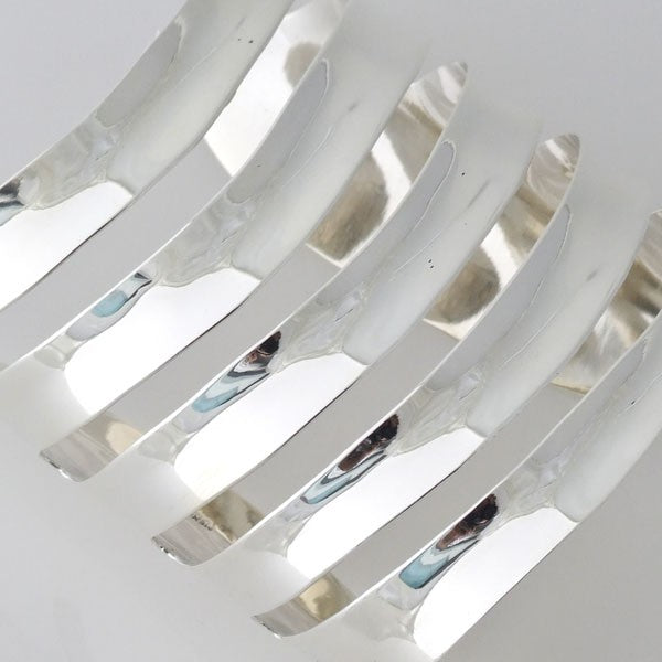 Plain Cut Out Bracelet