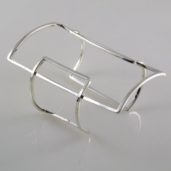 Plain Linear Bracelet