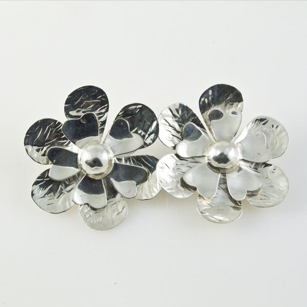 Textured Flowers Clip-ons Earrings