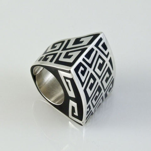 Onys Ring