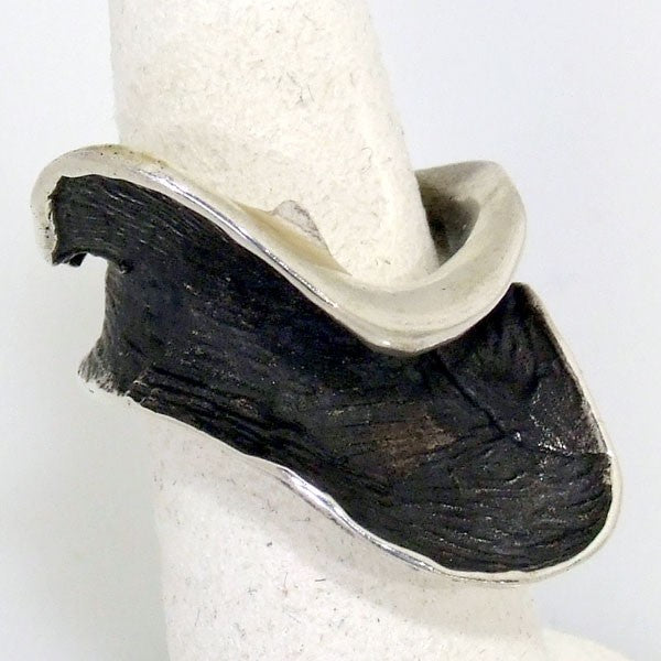 Oxidized Wave Ring