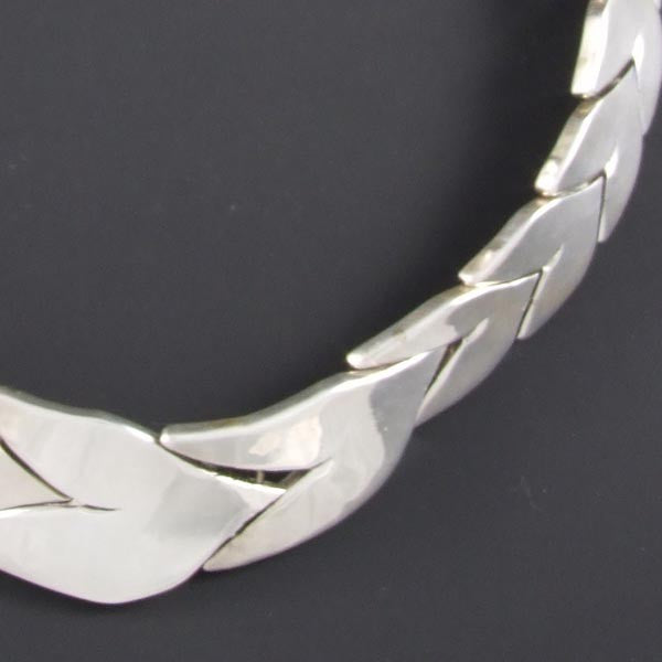 Linked Leaves Necklace