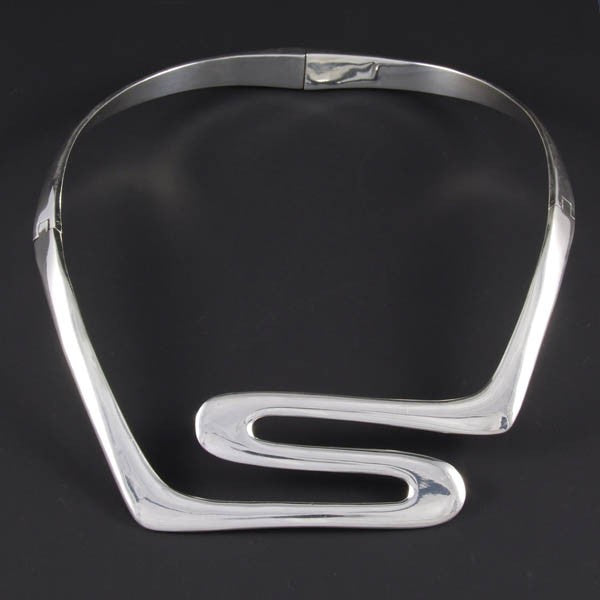 Curved Plain Necklace
