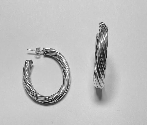 Ovals twist Hoops